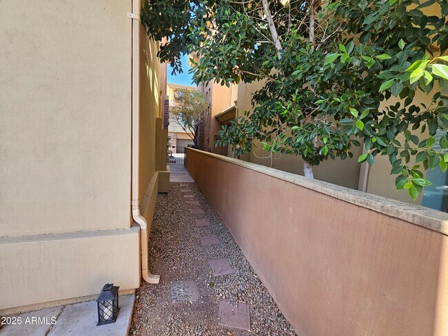 Building Photo - 14450 N Thompson Peak Pkwy