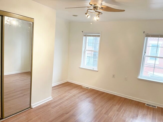 Building Photo - 2433 Manton St