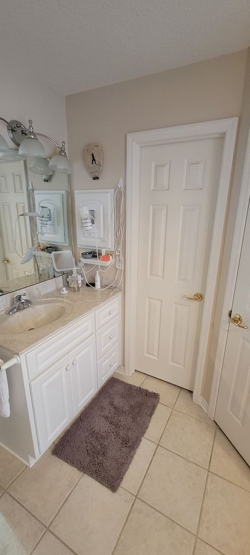 Building Photo - Charming Lake Santa Fe Canal Basin Home – ...