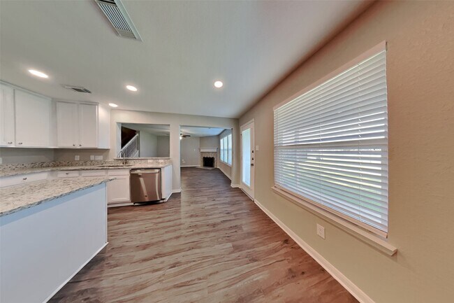 Building Photo - 17919 Royal Gate Ln