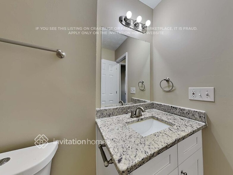 Building Photo - 5425 Radford Ln