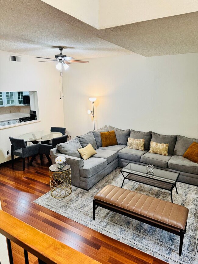 Building Photo - 2 Bedroom, 2 Bath Condo