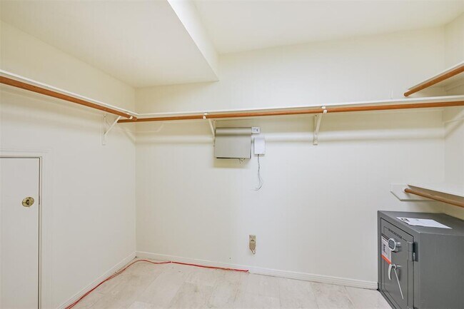 Building Photo - 4003 Bountiful Crest Ln