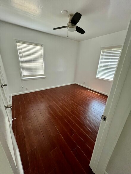 Building Photo - 1809 S Orange Dr