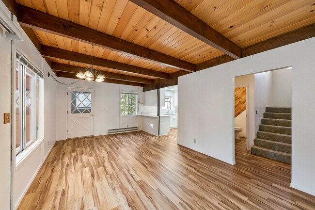 Building Photo - 993 Woodchuck Ct