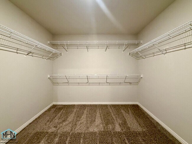 Building Photo - Spacious 2-Storey 4-Bedroom 2.5-Bath Home in Savannah Place, Conveniently Located Near 1604 & Hig...