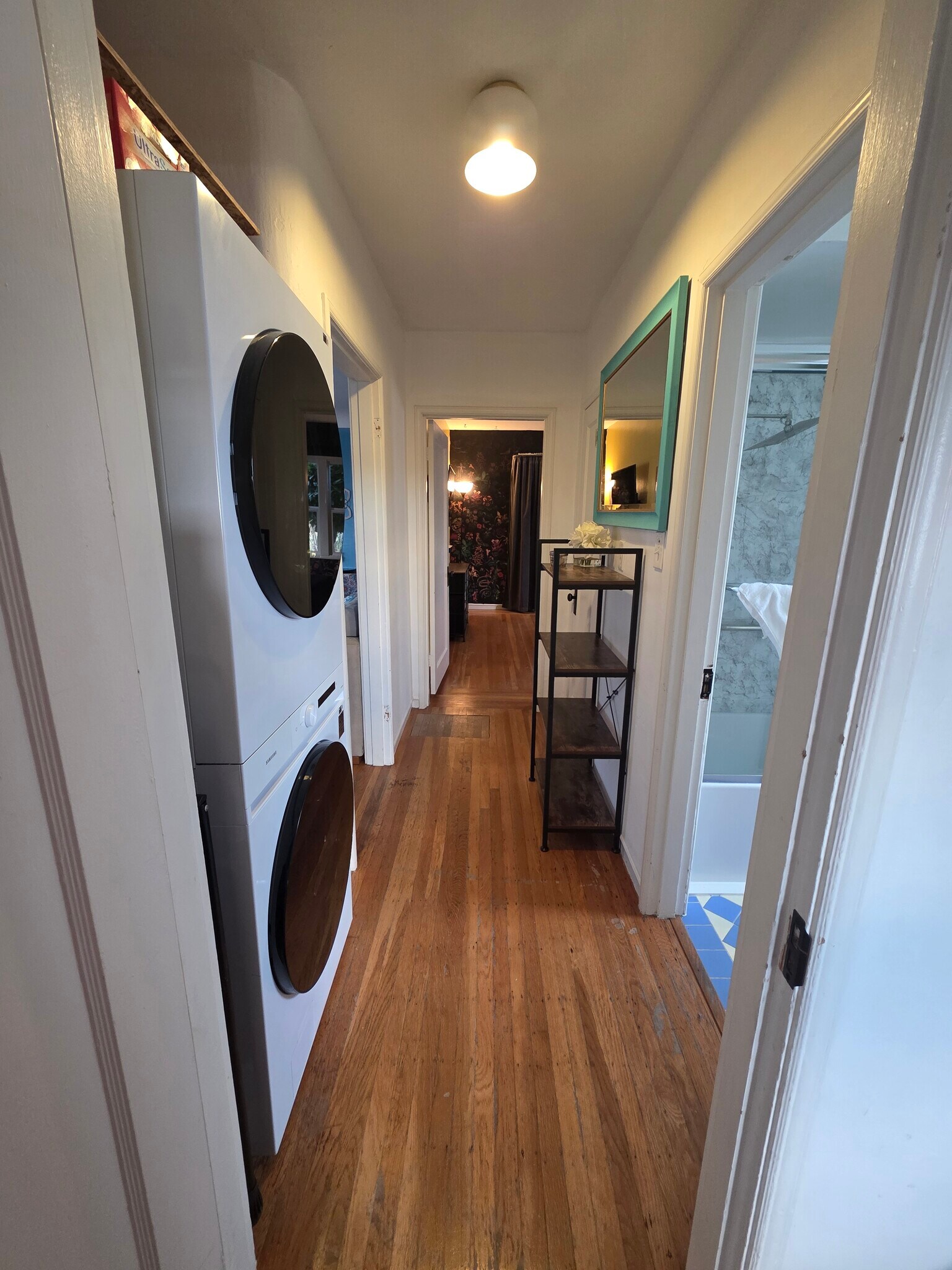 Building Photo - 9333 Lawlor St