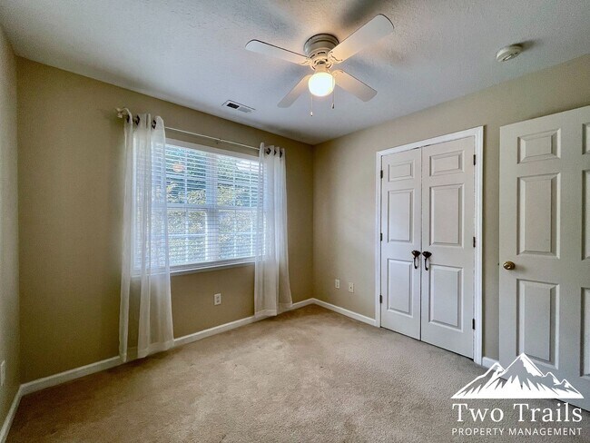 Building Photo - 257 Wiltshire Cir