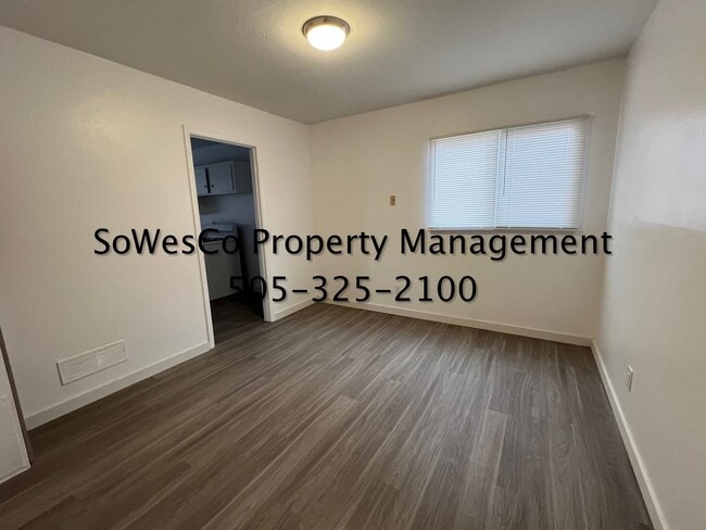 Building Photo - Updated 3 Bedroom 2 Bath 1 Car Garage