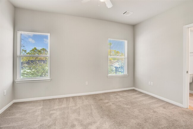 Building Photo - 1045 Marcolin St