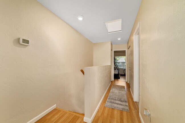 Building Photo - Haystacks Condo