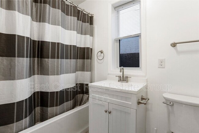 Building Photo - 207 N Mulberry St