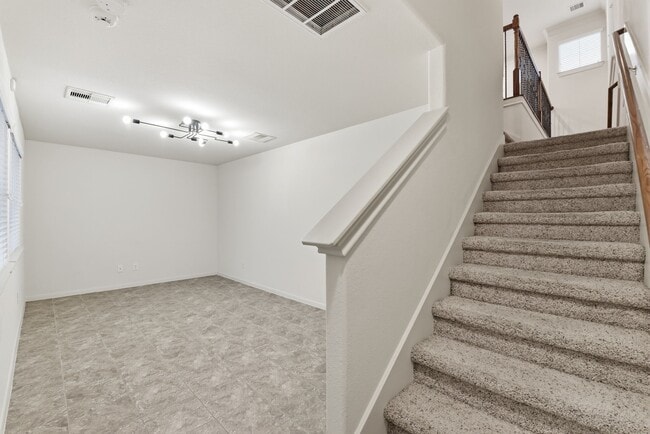 Building Photo - 3209 Clearview Cir