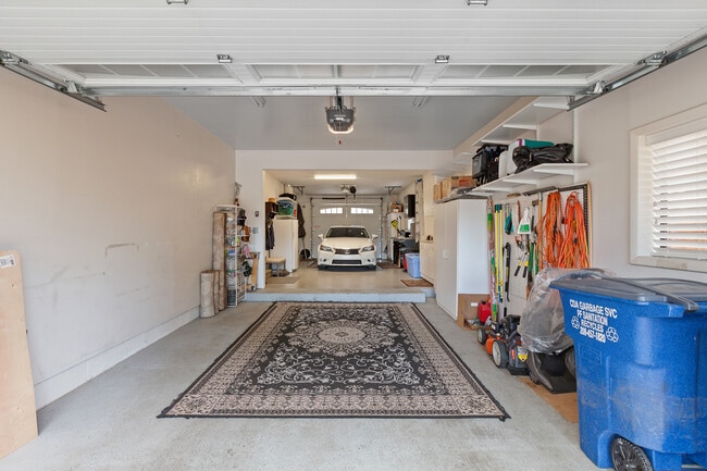 Building Photo - 10101 N Pines Rd
