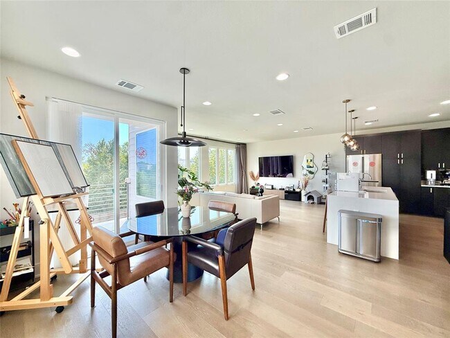Building Photo - 7915 Floracita Ln