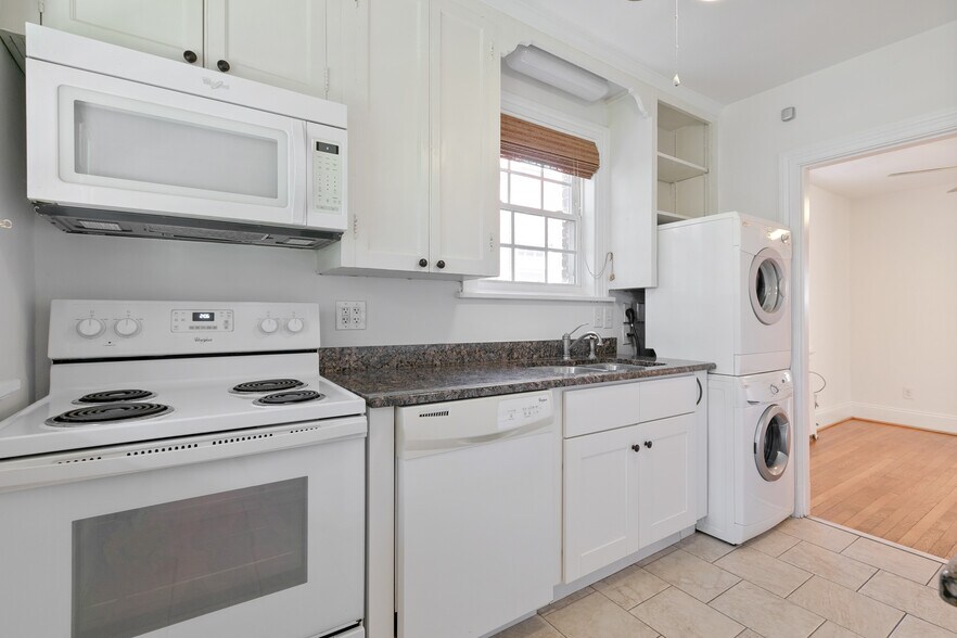 Building Photo - 4007 Cutshaw Ave