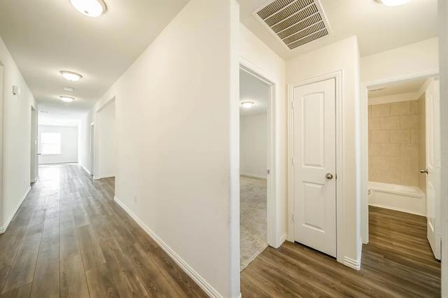 Building Photo - 1215 Chapel Hill Dr
