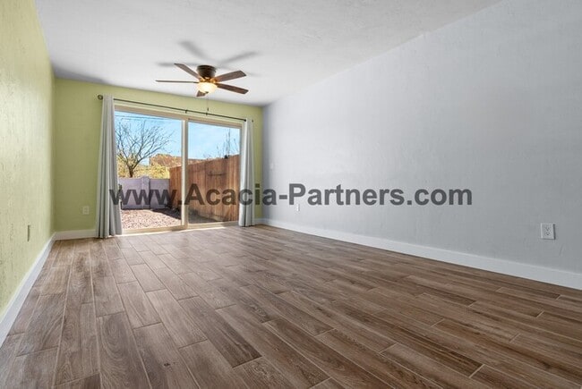 Building Photo - Two Bedroom Home with Guest House
