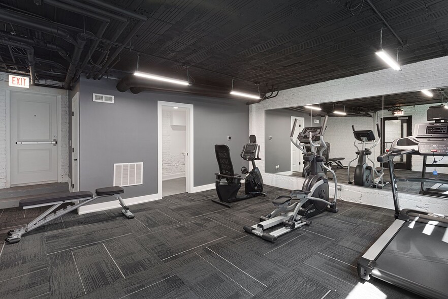 Building Photo - 1604 W Juneway Ter