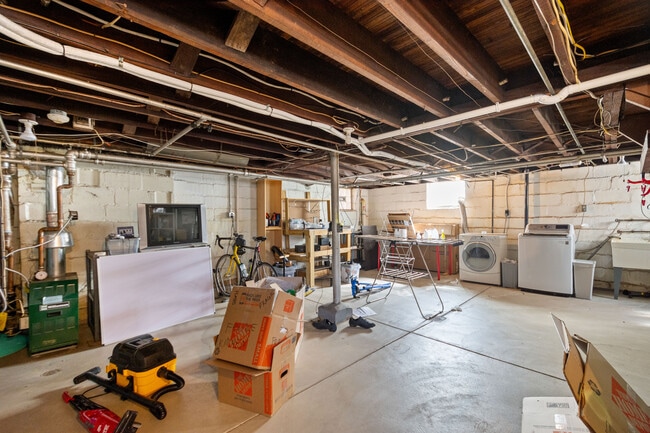 Building Photo - 6632 Wilkins Ave