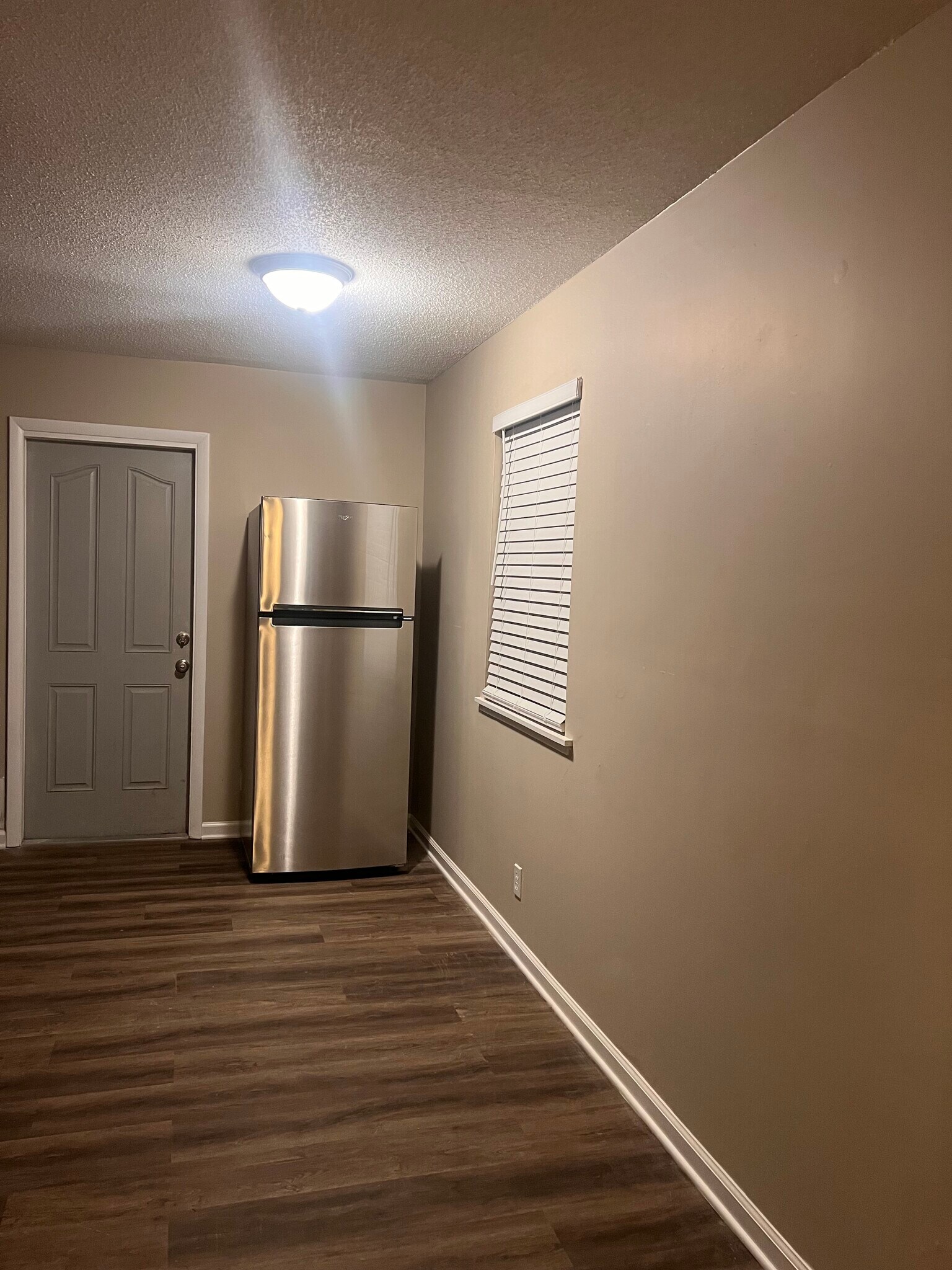 Kitchen/dining area - 715 Reynolds St