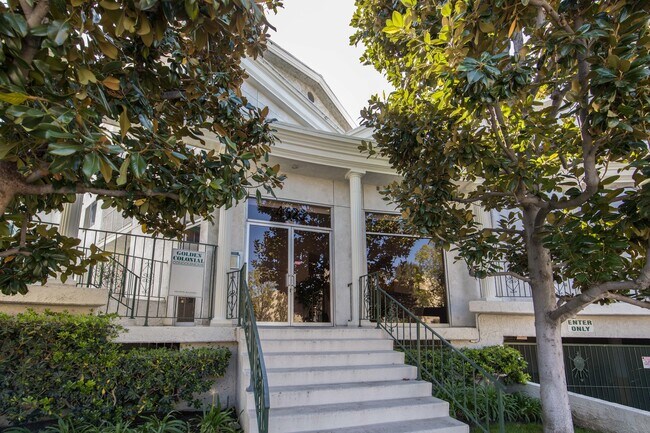 Primary Photo - Remodeled 2 BEDROOM/2 BATH in the Heart of...
