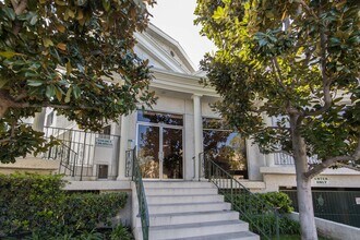 Building Photo - Remodeled 2 BEDROOM/2 BATH in the Heart of...