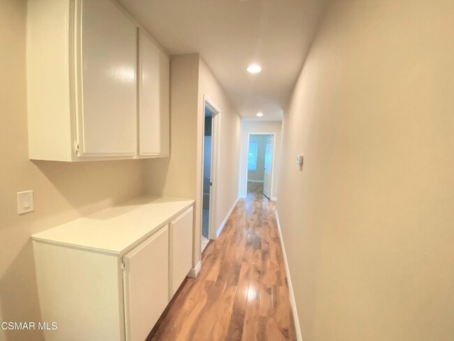 Building Photo - 850 Rim Crest Dr