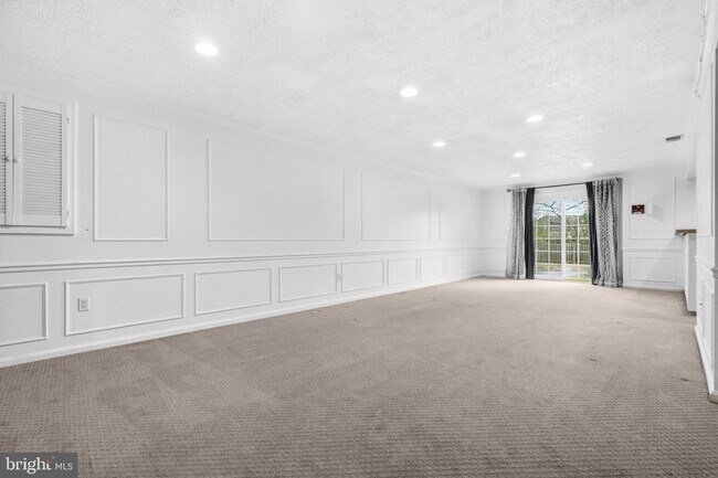 Building Photo - 7520 Royal Dominion Dr