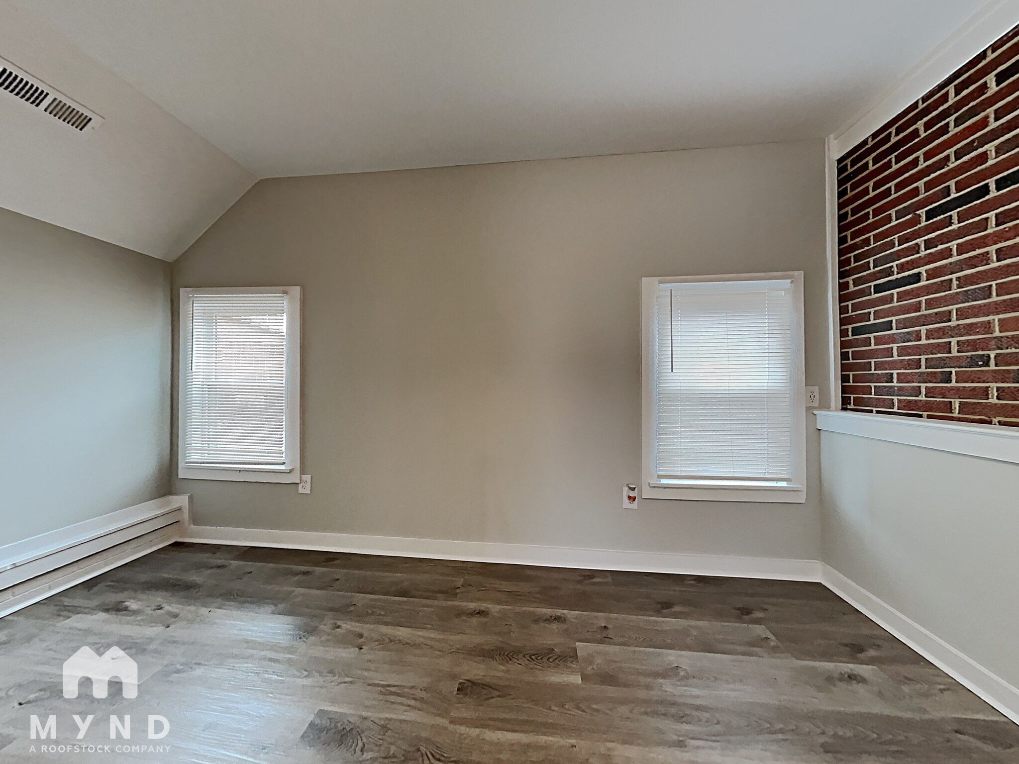 Building Photo - 128 Manor Cir