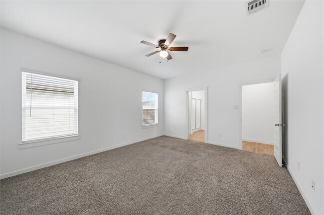 Building Photo - 31638 Featherstone Trl