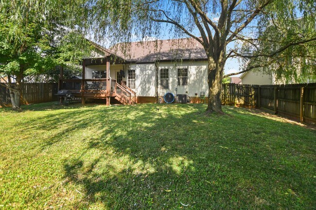 Building Photo - Pet Friendly Four Bedroom!