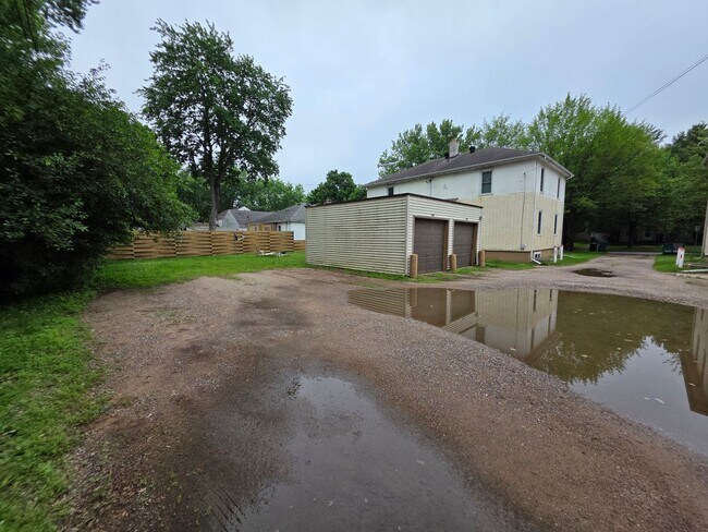 Building Photo - 626-628 Ripley Ave