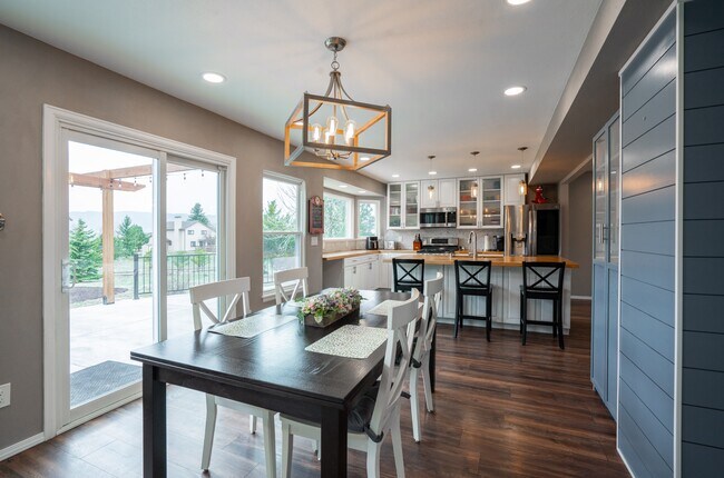 Building Photo - 850 Wuthering Heights Dr