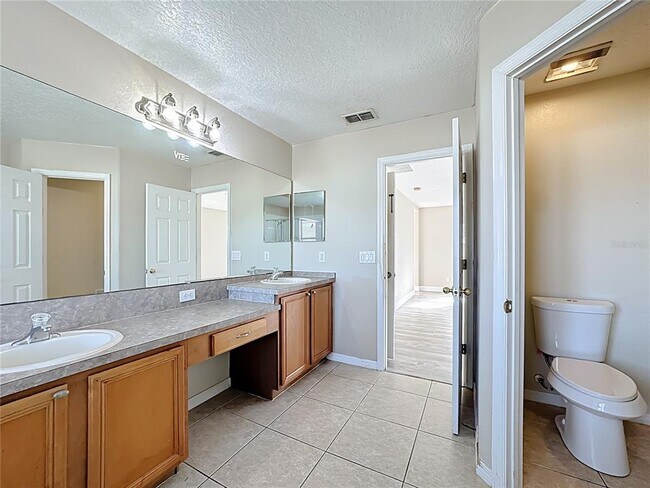 Building Photo - 9551 Bennington Chase Dr