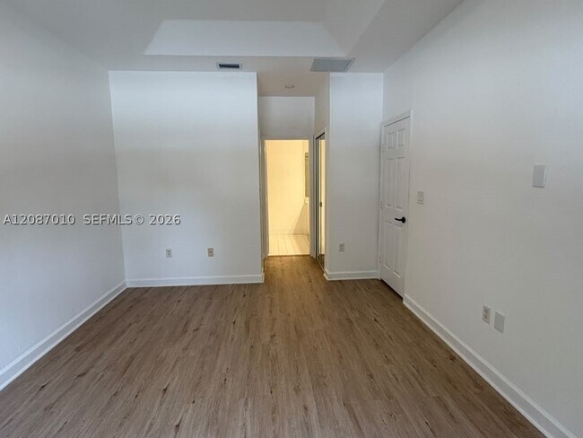 Building Photo - 8671 NW 112th Ct