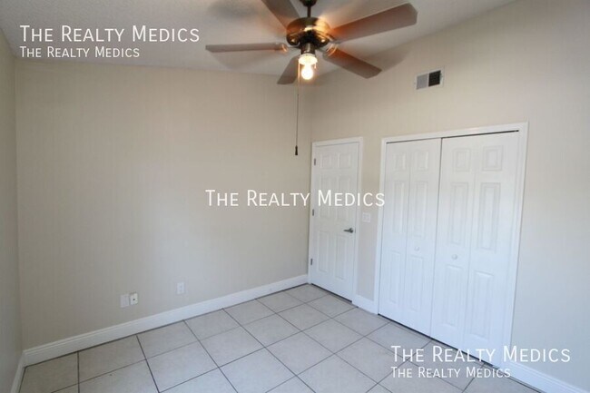 Building Photo - 7761 Country Pl