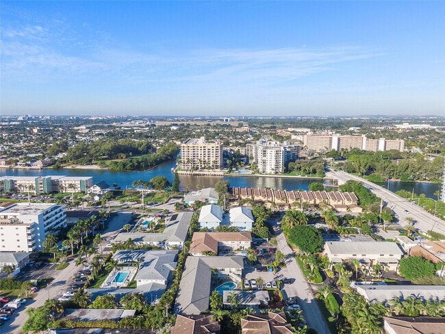 Building Photo - 3230 NE 13th St