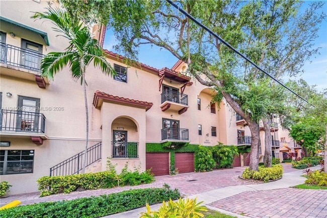 Building Photo - 2829 Coconut Ave