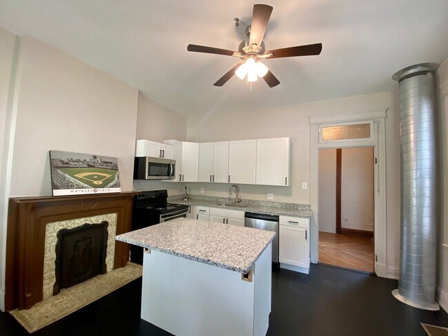 Building Photo - 146 Parker St