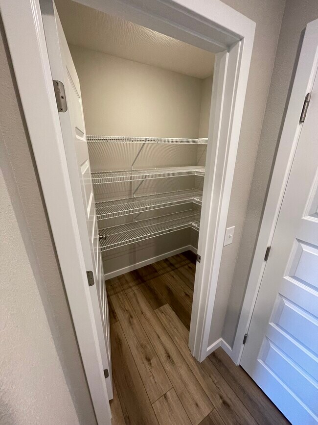 Building Photo - 712 Glenwood Ave