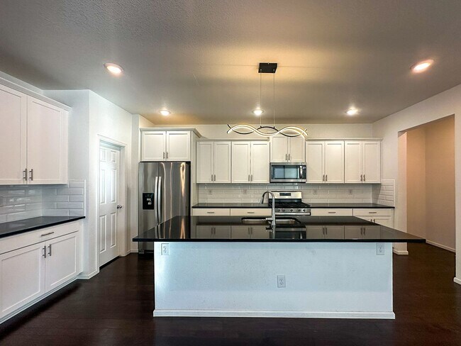 Building Photo - Senderos Creek 3bd paired home