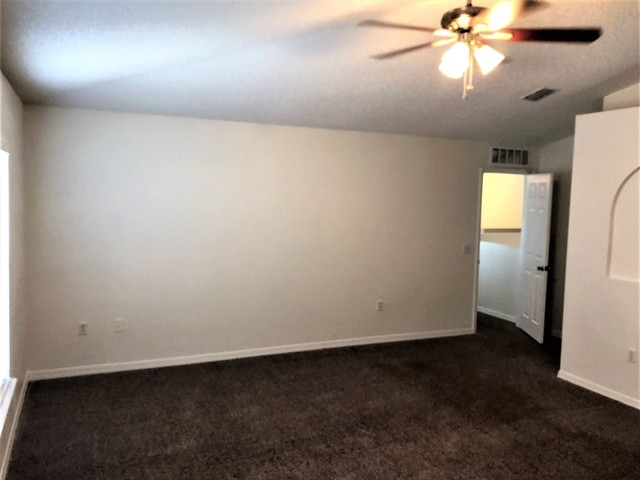 Building Photo - 5523 Ashleigh Park Dr