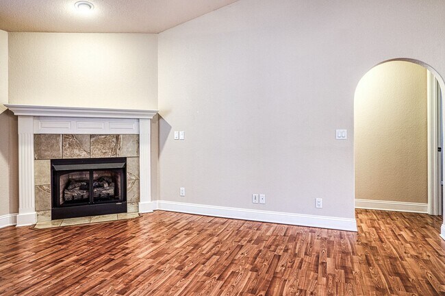 Building Photo - 16 Jubileo Ln