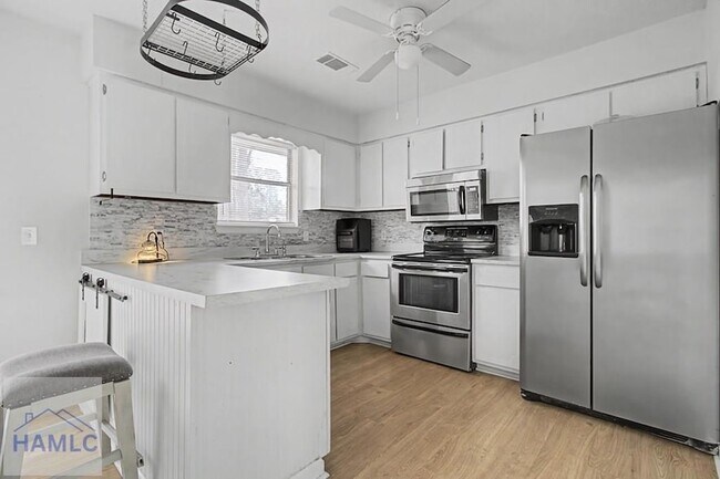 Building Photo - 799 Wildwood Dr