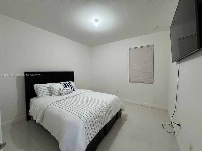 Building Photo - 24921 SW 118 Ct