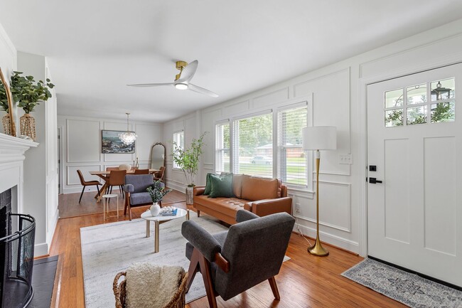 Building Photo - RENOVATED Three Bedroom Home!