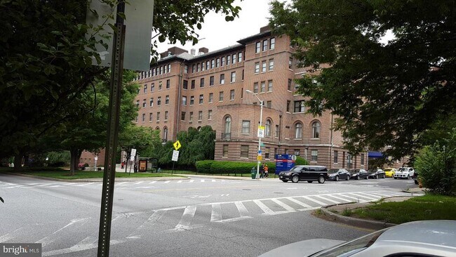Building Photo - 303 E 33rd St