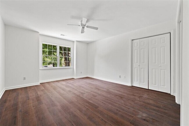 Building Photo - 2120 Skyland Cove Ln SW