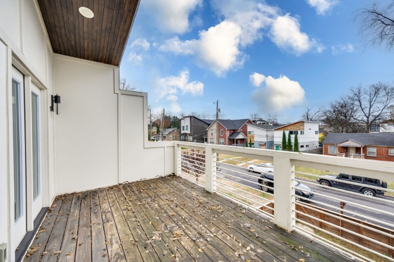 Building Photo - 1833 16th Ave N